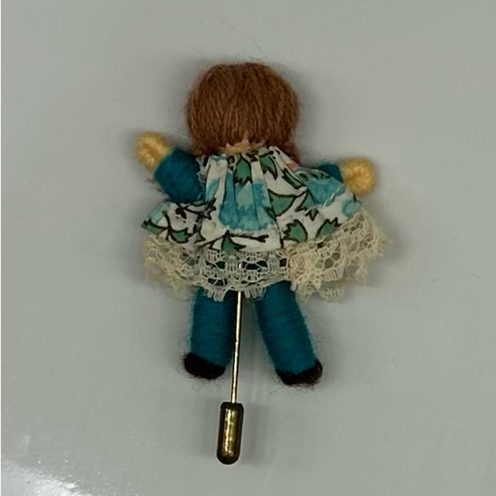 Handmade Doll Pin / Brooch - VINTAGE 1970s - Picture 6 of 7